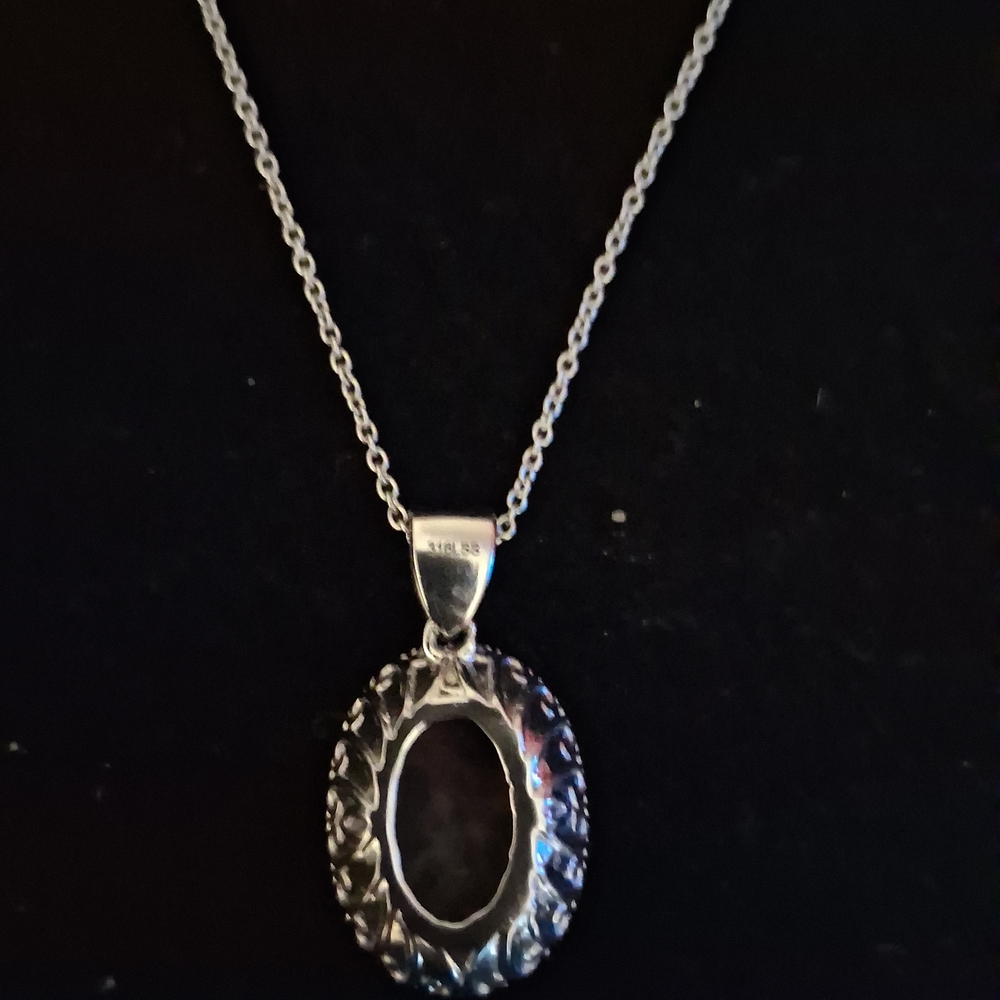 Source Unknown Silver And Black Oval Pendant Neck… - image 7